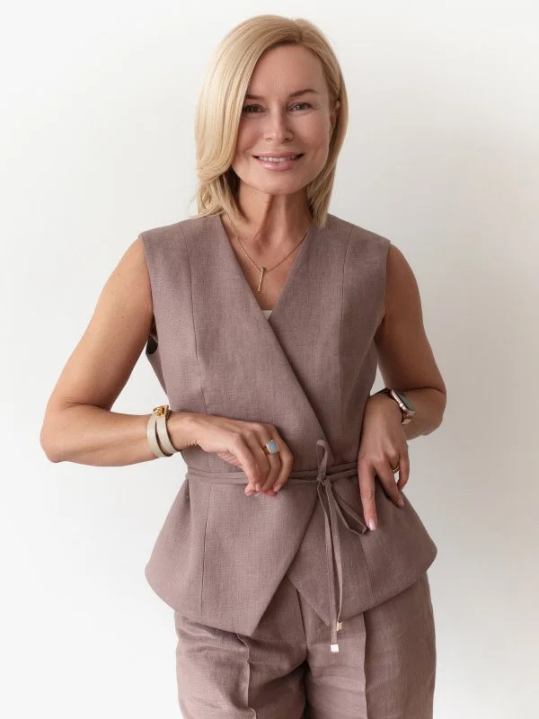 Жилет с поясом цвет Сливочное какао