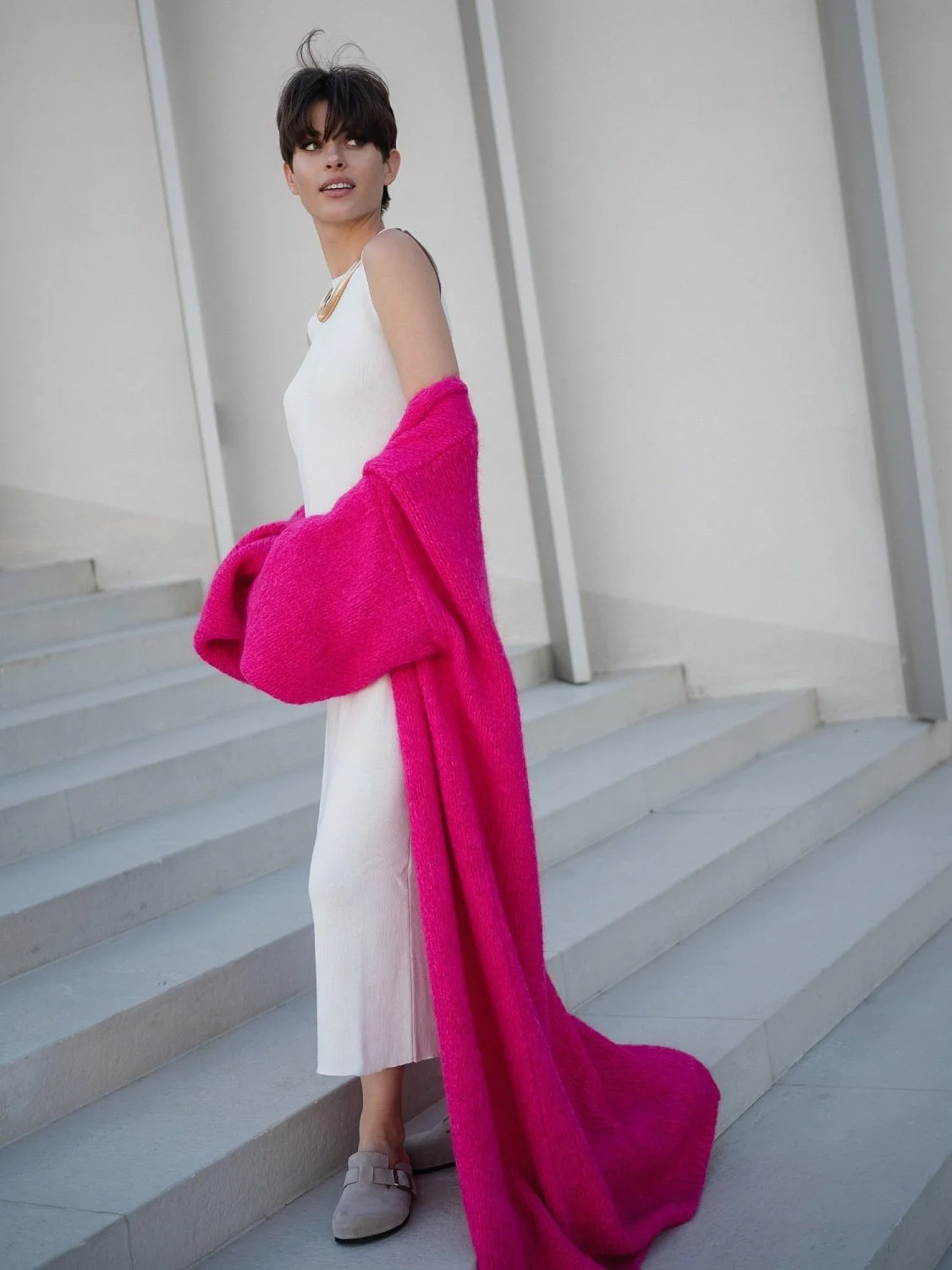 Платье трикотажное CHIC цв. молочный Платье трикотажное CHIC цв. молочный