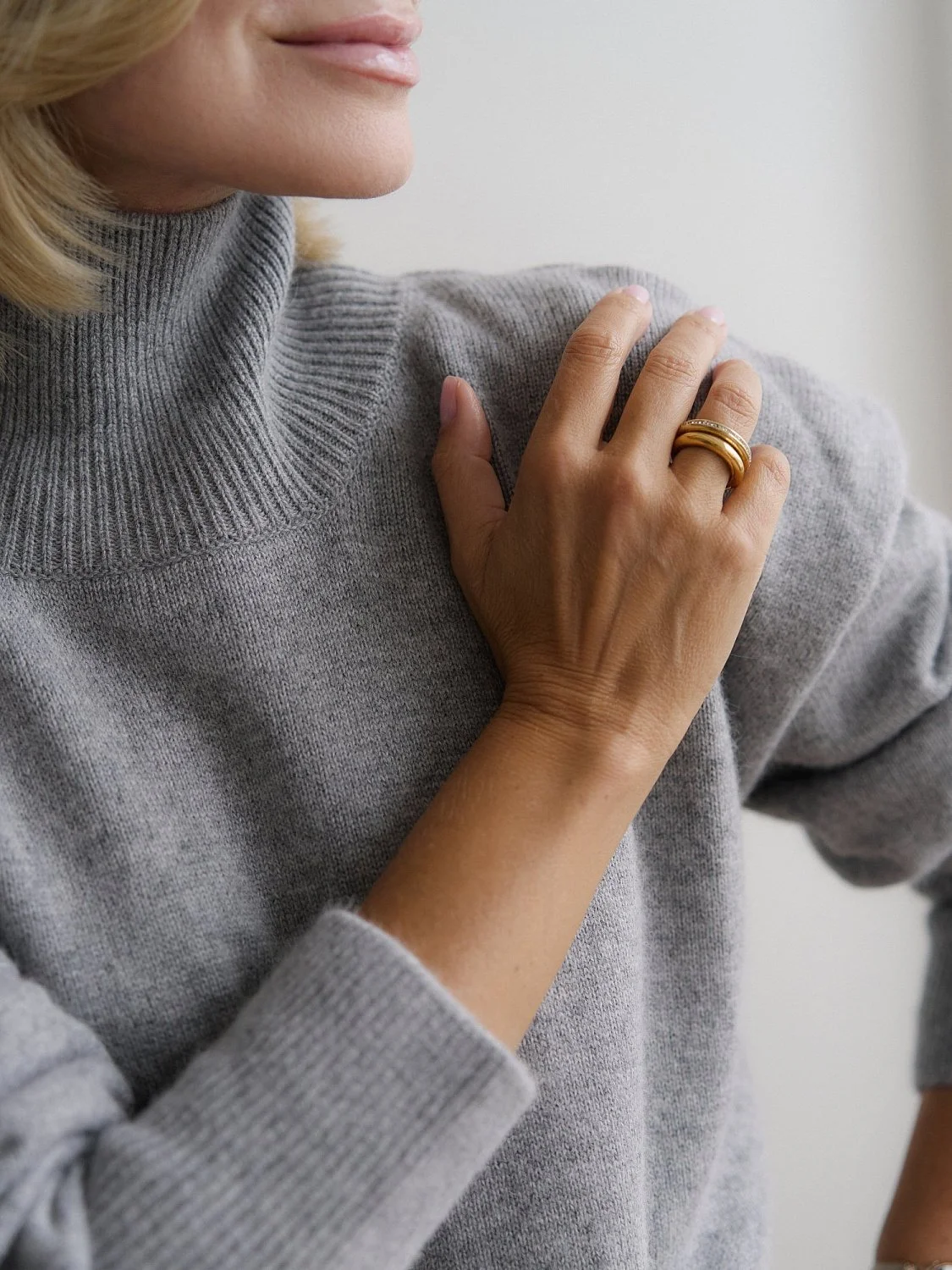 Свитер из ангоровой шерсти цвет Серый