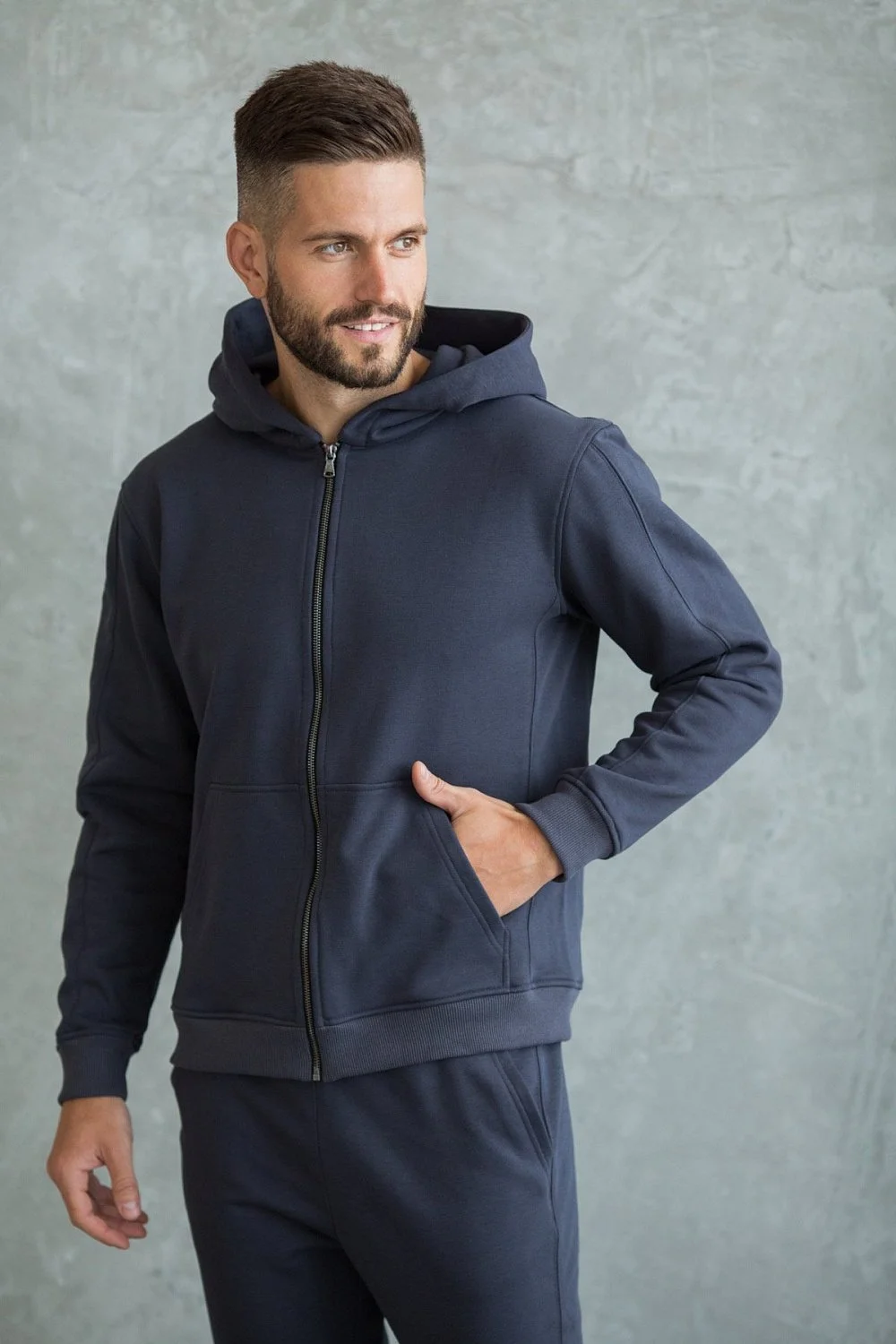 Костюм спортивный мужской на молнии цвет Графит Костюм спортивный мужской на молнии цвет Графит